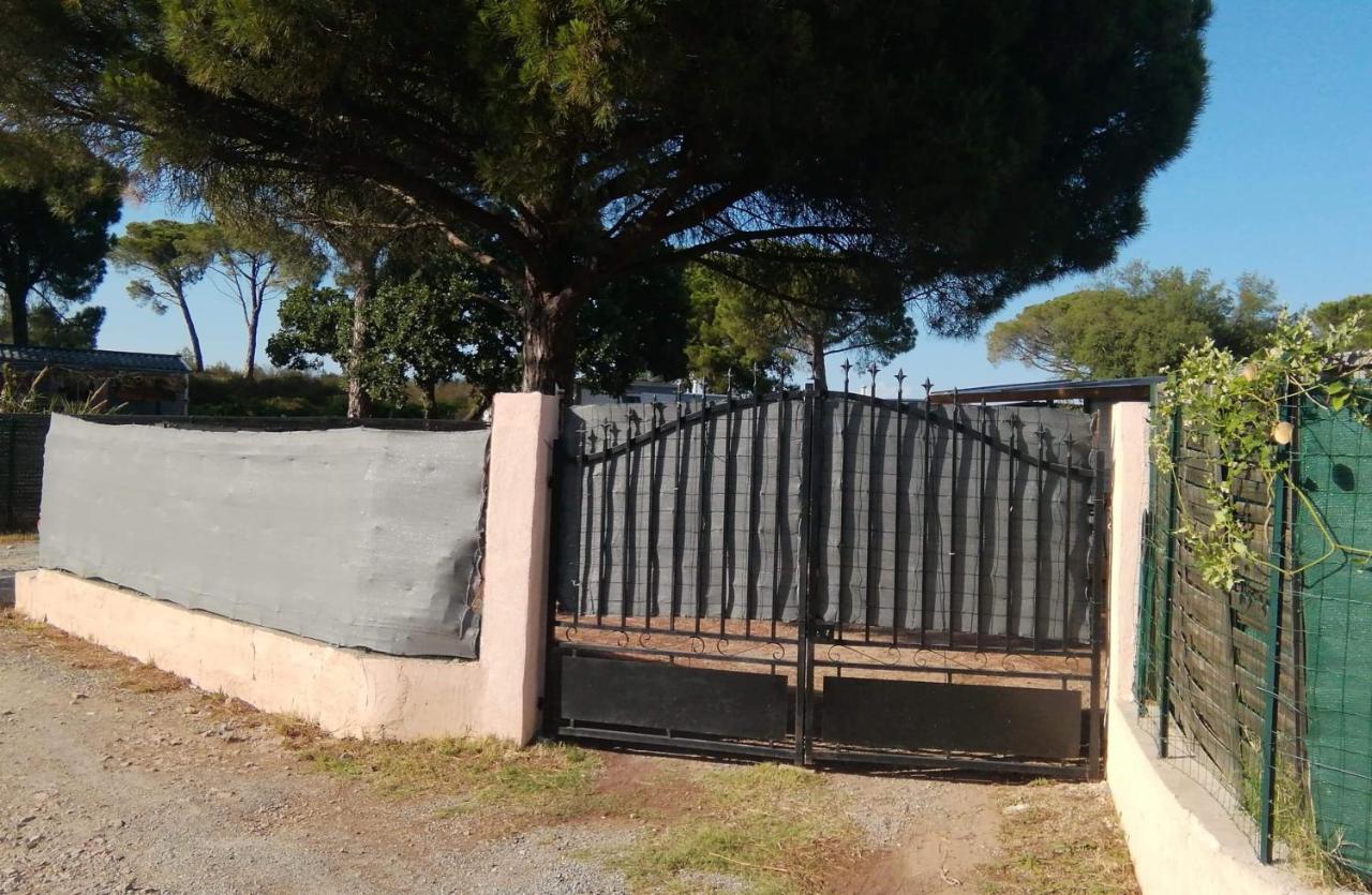 Vacances Mobilhome à Fréjus sur terrain privé Esterno foto