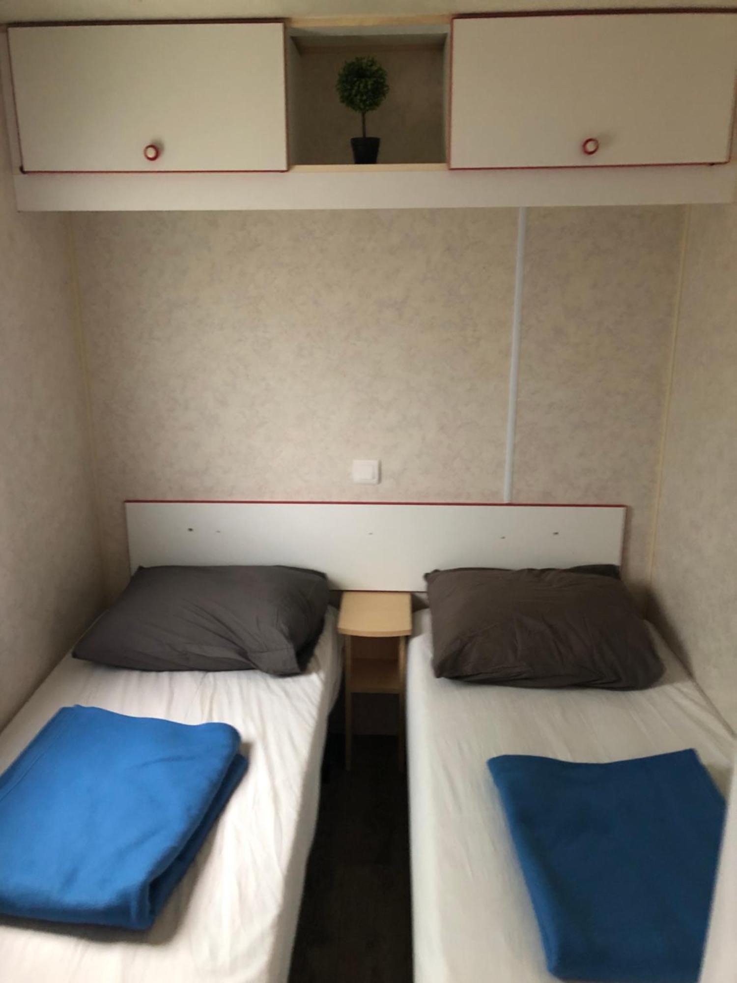 Vacances Mobilhome à Fréjus sur terrain privé Esterno foto